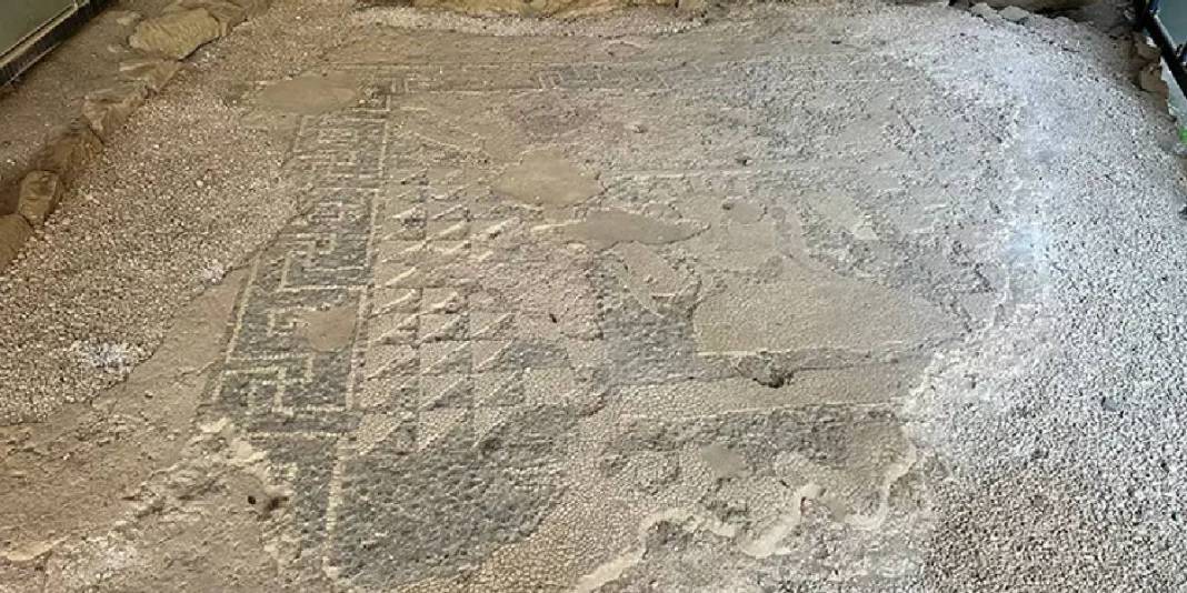 1.300 rakımdaki mağara ziyaretçi akınına uğruyor! Girişi tarihi Roma Köprüsü üzerinden yapılıyor 2